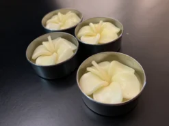 4 Duft-Teelichter 'Blume' handgeformt
