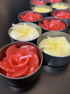 10 Duft-Teelichter 'Blume' handgeformt