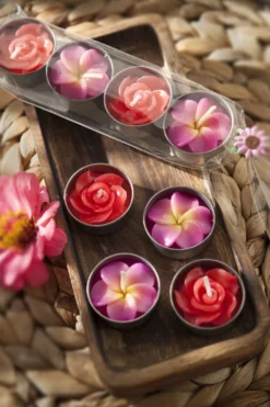4 Duft-Teelichter 'Blume' handgeformt