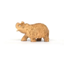 Elefant mit geschnitzter Satteldecke