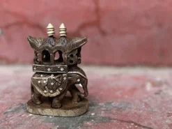 Elefant mit Trage Figur