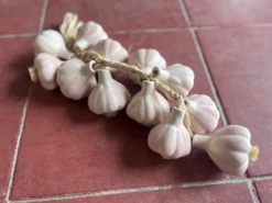 12er Knoblauch-Zopf Keramik