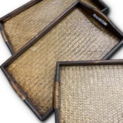 3er-Set Tabletts aus Holz und Schilfgeflecht