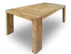 Esstisch aus recyceltem Teak