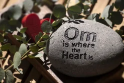 Flusskiesel 'Om is where the Heart is'