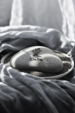 Flusskieselstein 'Liebe'