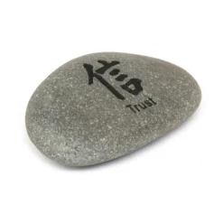 Flusskieselstein 'Trust'