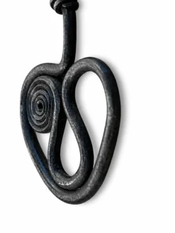 handgeschmiedetes Amulett