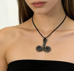 handgeschmiedetes Amulett