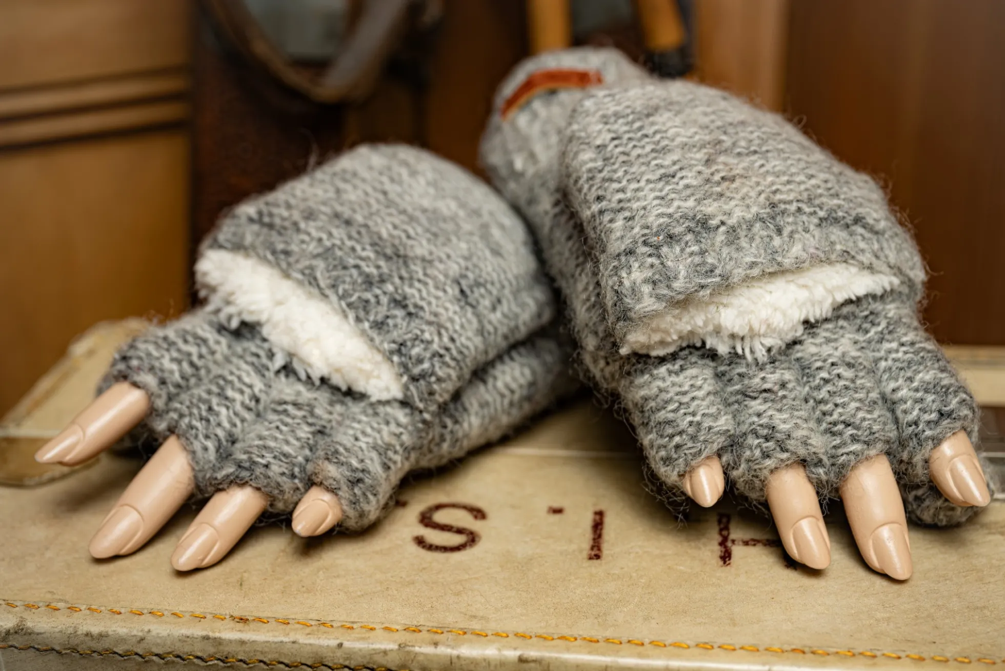 Handschuhe grau