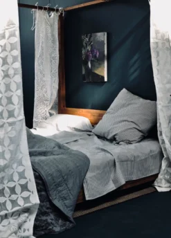 Himmelbett 'Surakarta' aus recyceltem Teak