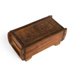 Holz-Schatulle aus Backsteinform