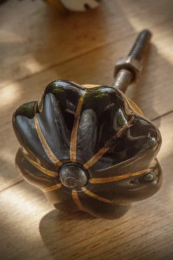 Keramik Möbelknopf 'Blume'