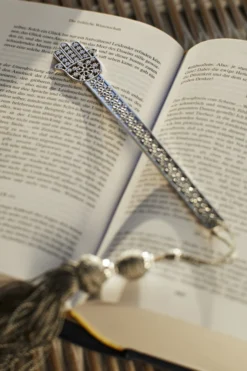Lesezeichen 'Fatima' mit Troddel
