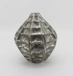 Metall-Vase