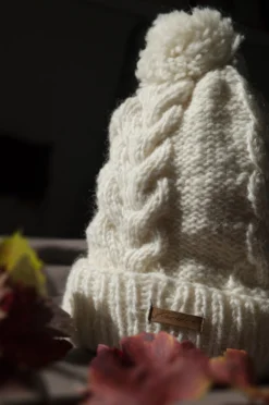 Mütze mit Pompon