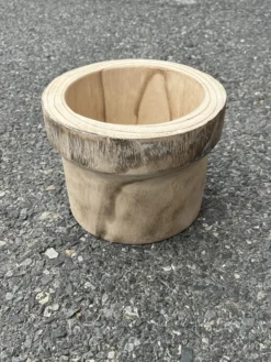 Pflanztopf aus Paulowniaholz S