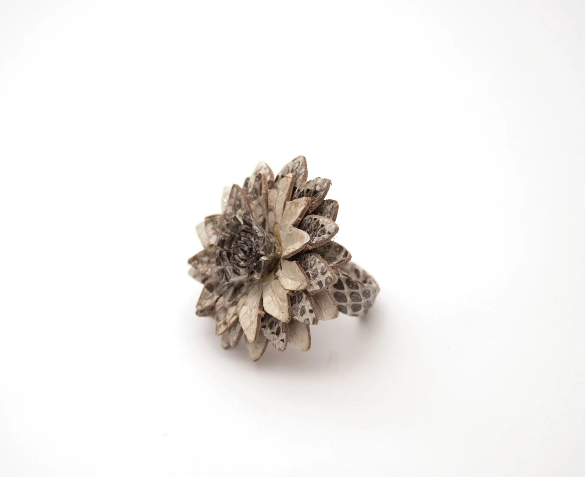 Ring Blume Leder
