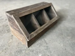 Schaukasten mit 3 Fächern