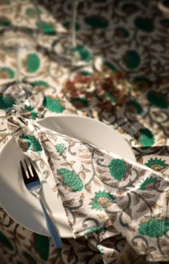 Serviette mit Blumenmuster
