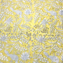 Serviette mit Blumenmuster