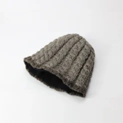 Strickmütze graubraun