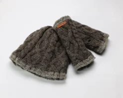 Strickmütze graubraun