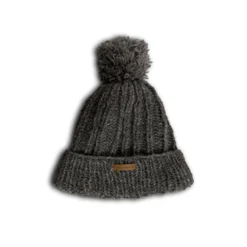 Strickmütze mit Pompon