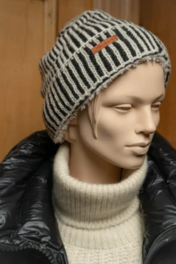 Strickmütze schwarz-weiß