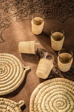 Teeglas mit Bastschutz