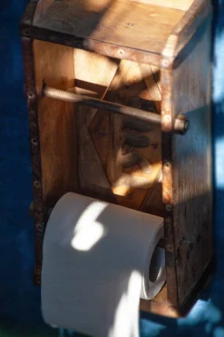 Toilettenpapierhalter aus Backsteinform