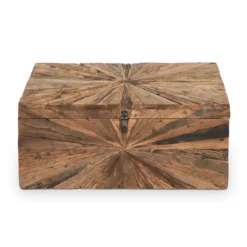 Truhe aus altem Holz