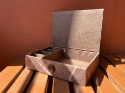 Utensilien-Box aus Loktapapier