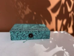 Utensilien-Box aus Loktapapier