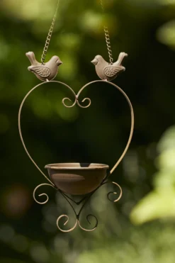 Vogeltränke aus Eisen