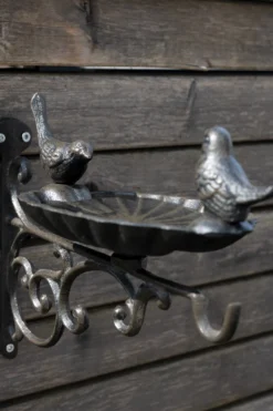 Vogeltränke mit Wandhalter