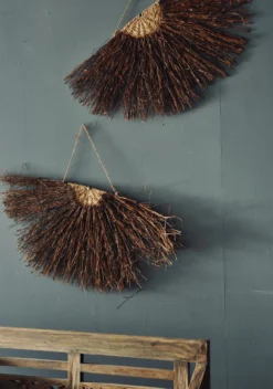 Wandschmuck aus Teebaumzweigen
