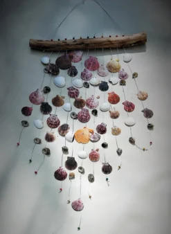 Windspiel mit Muscheln
