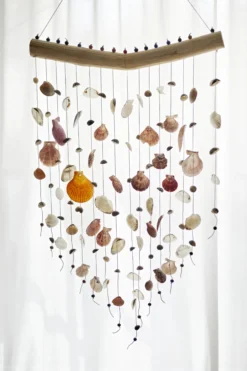 Windspiel mit Muscheln