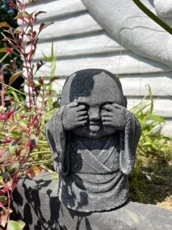 Zementfigur 'Fat Jizo - nichts sehen'