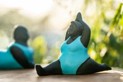 Zementfigur 'Yoga-Dame'